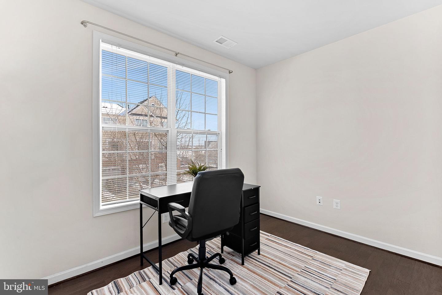 23305 MILLTOWN KNOLL SQ #113, ASHBURN, Virginia 20148, 2 Bedrooms Bedrooms, ,2 BathroomsBathrooms,Residential,For sale,23305 MILLTOWN KNOLL SQ #113,VALO2115204 MLS # VALO2115204