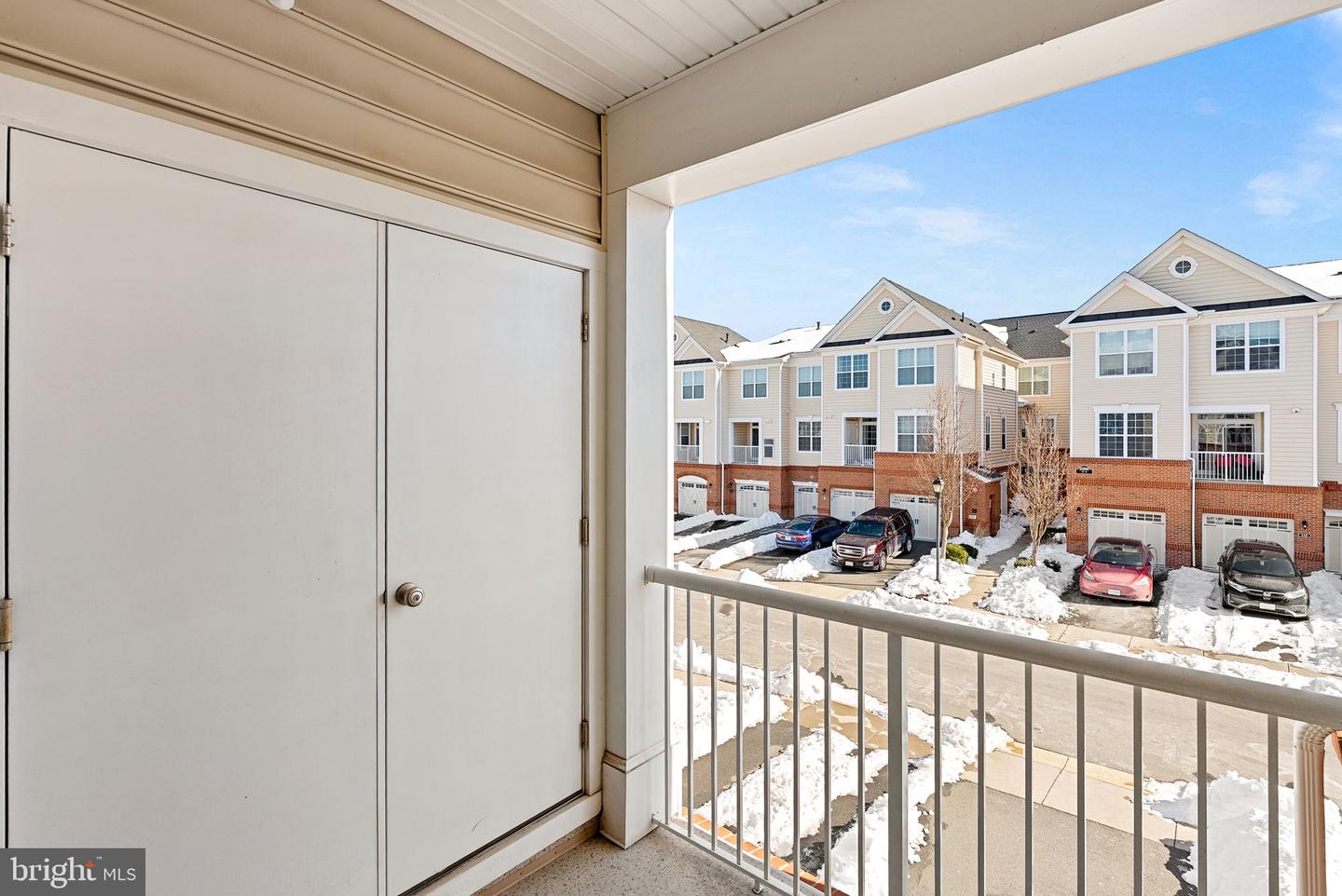 23305 MILLTOWN KNOLL SQ #113, ASHBURN, Virginia 20148, 2 Bedrooms Bedrooms, ,2 BathroomsBathrooms,Residential,For sale,23305 MILLTOWN KNOLL SQ #113,VALO2115204 MLS # VALO2115204