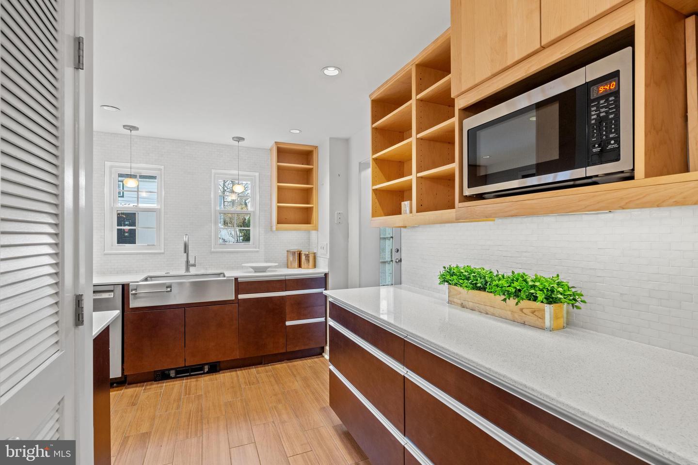 3214 19TH ROAD N, ARLINGTON, Virginia 22201, 4 Bedrooms Bedrooms, ,2 BathroomsBathrooms,Residential,For sale,3214 19TH ROAD N,VAAR2068468 MLS # VAAR2068468