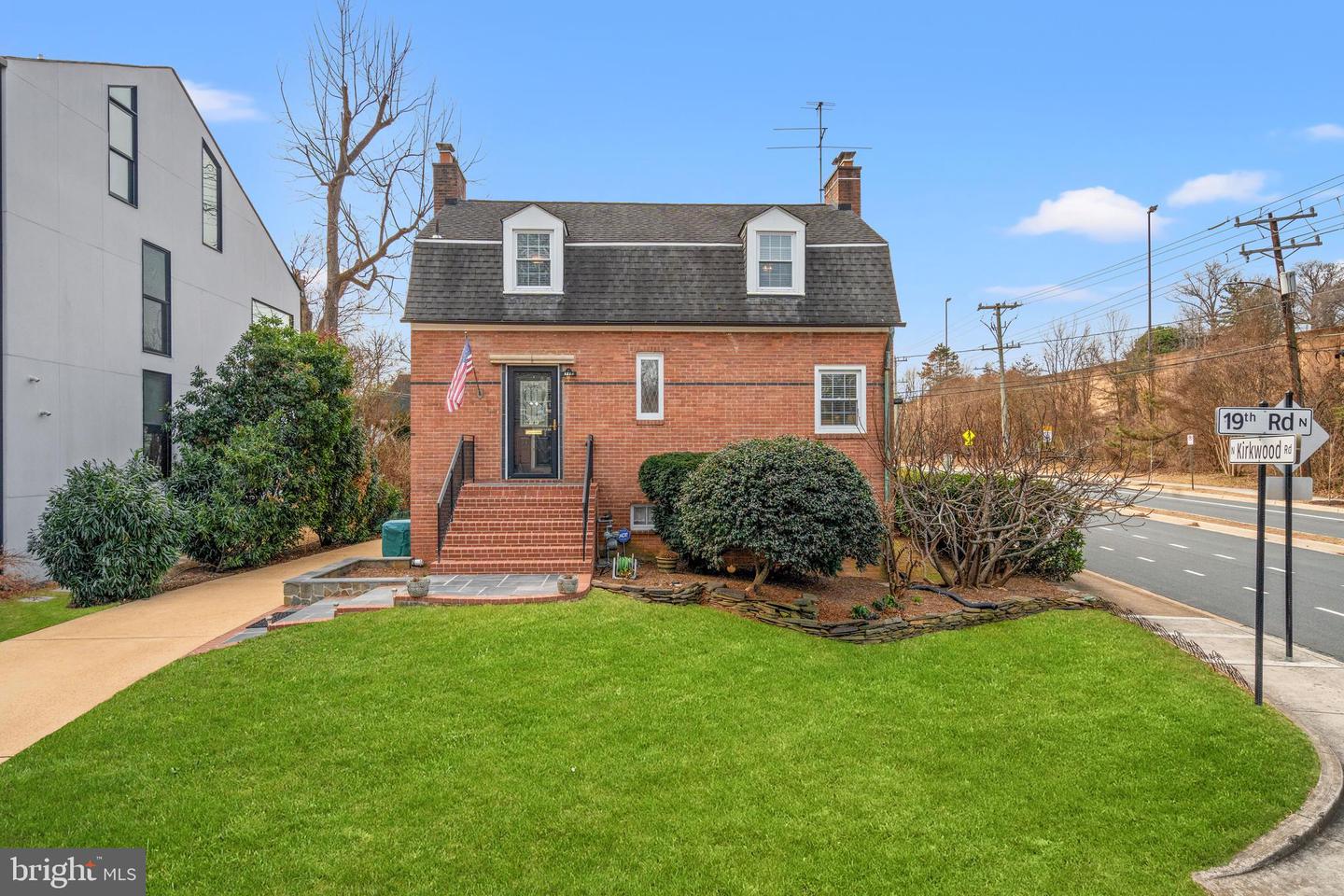 3214 19TH ROAD N, ARLINGTON, Virginia 22201, 4 Bedrooms Bedrooms, ,2 BathroomsBathrooms,Residential,For sale,3214 19TH ROAD N,VAAR2068468 MLS # VAAR2068468