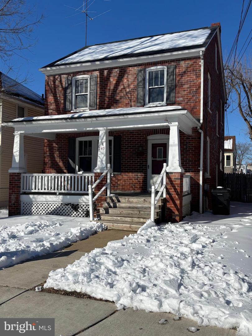 249 WEST STREET ST, WINCHESTER, Virginia 22601, 6 Bedrooms Bedrooms, ,2 BathroomsBathrooms,Residential,For sale,249 WEST STREET ST,VAWI2009908 MLS # VAWI2009908