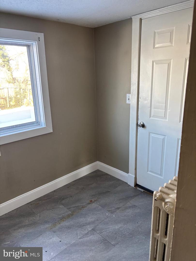 249 WEST STREET ST, WINCHESTER, Virginia 22601, 6 Bedrooms Bedrooms, ,2 BathroomsBathrooms,Residential,For sale,249 WEST STREET ST,VAWI2009908 MLS # VAWI2009908