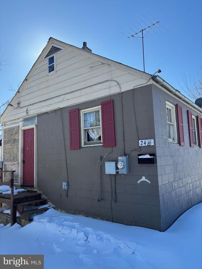 249 WEST STREET ST, WINCHESTER, Virginia 22601, 6 Bedrooms Bedrooms, ,2 BathroomsBathrooms,Residential,For sale,249 WEST STREET ST,VAWI2009908 MLS # VAWI2009908