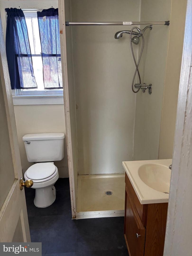 249 WEST STREET ST, WINCHESTER, Virginia 22601, 6 Bedrooms Bedrooms, ,2 BathroomsBathrooms,Residential,For sale,249 WEST STREET ST,VAWI2009908 MLS # VAWI2009908