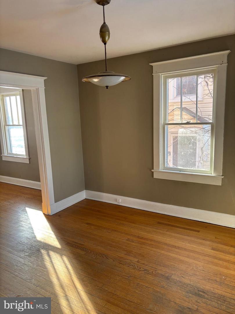 249 WEST STREET ST, WINCHESTER, Virginia 22601, 6 Bedrooms Bedrooms, ,2 BathroomsBathrooms,Residential,For sale,249 WEST STREET ST,VAWI2009908 MLS # VAWI2009908