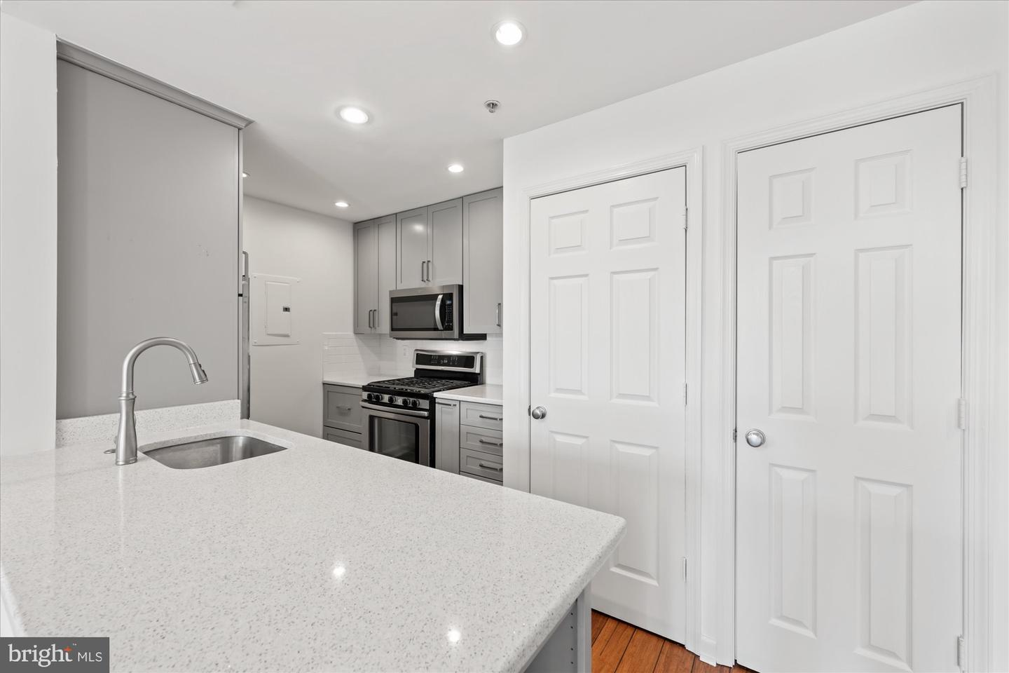 2004 11TH ST NW #222, WASHINGTON, District Of Columbia 20001, 2 Bedrooms Bedrooms, ,2 BathroomsBathrooms,Residential,For sale,2004 11TH ST NW #222,DCDC2244588 MLS # DCDC2244588