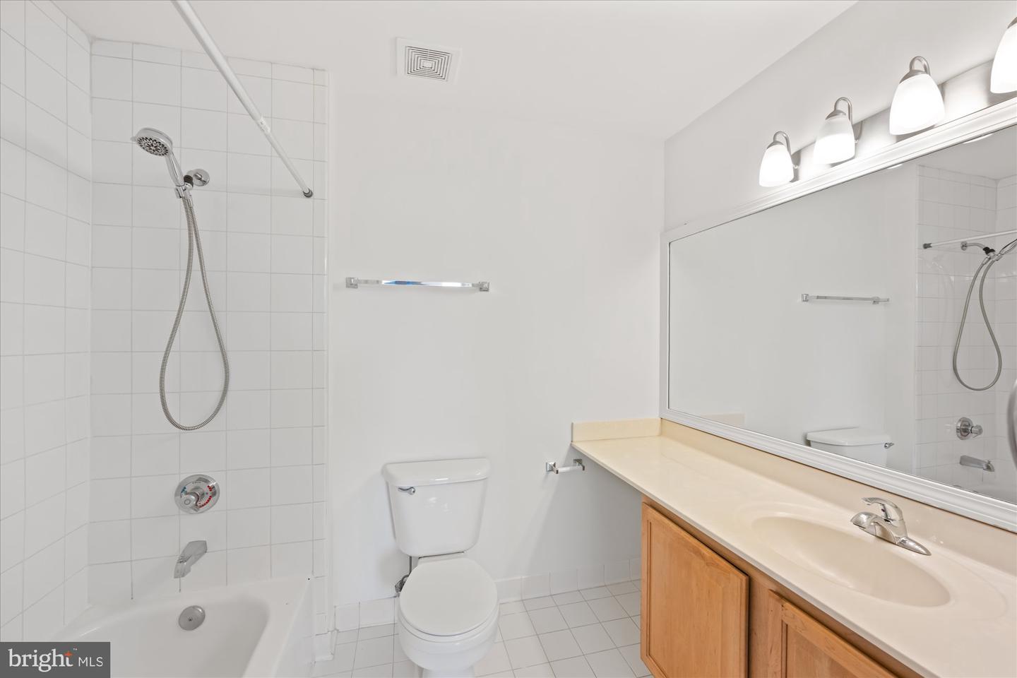 2004 11TH ST NW #222, WASHINGTON, District Of Columbia 20001, 2 Bedrooms Bedrooms, ,2 BathroomsBathrooms,Residential,For sale,2004 11TH ST NW #222,DCDC2244588 MLS # DCDC2244588