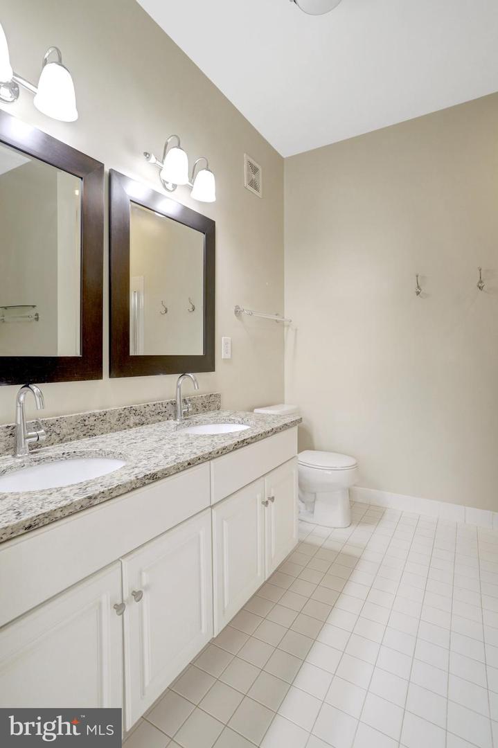 7709 HAYNES POINT WAY #C, ALEXANDRIA, Virginia 22315, 2 Bedrooms Bedrooms, ,2 BathroomsBathrooms,Residential,For sale,7709 HAYNES POINT WAY #C,VAFX2288930 MLS # VAFX2288930