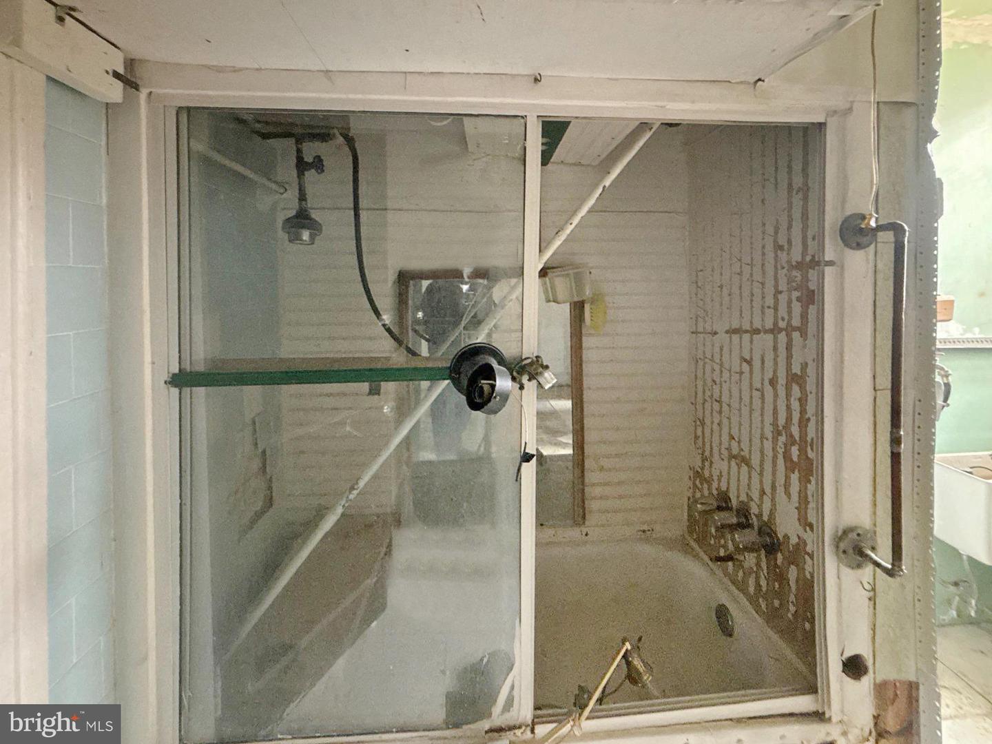 1469 RIDGE PL SE, WASHINGTON, District Of Columbia 20020, 2 Bedrooms Bedrooms, ,1 BathroomBathrooms,Residential,For sale,1469 RIDGE PL SE,DCDC2244484 MLS # DCDC2244484