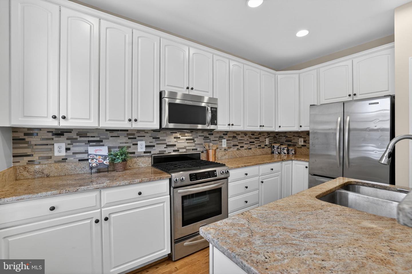 1220 ROUNDHOUSE LN, ALEXANDRIA, Virginia 22314, 4 Bedrooms Bedrooms, ,3 BathroomsBathrooms,Residential,For sale,1220 ROUNDHOUSE LN,VAAX2053764 MLS # VAAX2053764