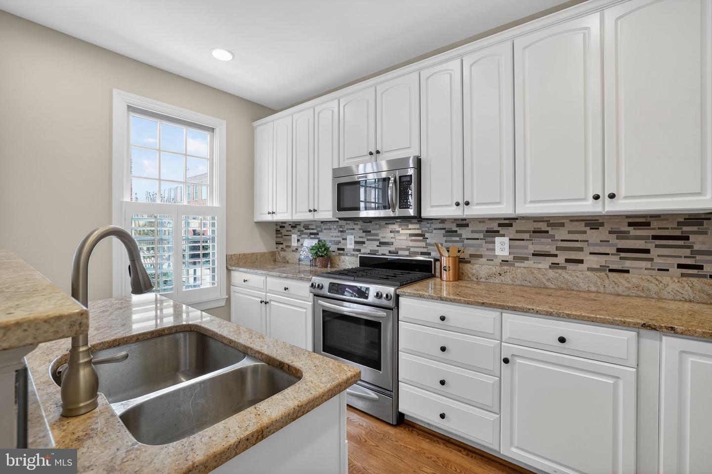 1220 ROUNDHOUSE LN, ALEXANDRIA, Virginia 22314, 4 Bedrooms Bedrooms, ,3 BathroomsBathrooms,Residential,For sale,1220 ROUNDHOUSE LN,VAAX2053764 MLS # VAAX2053764