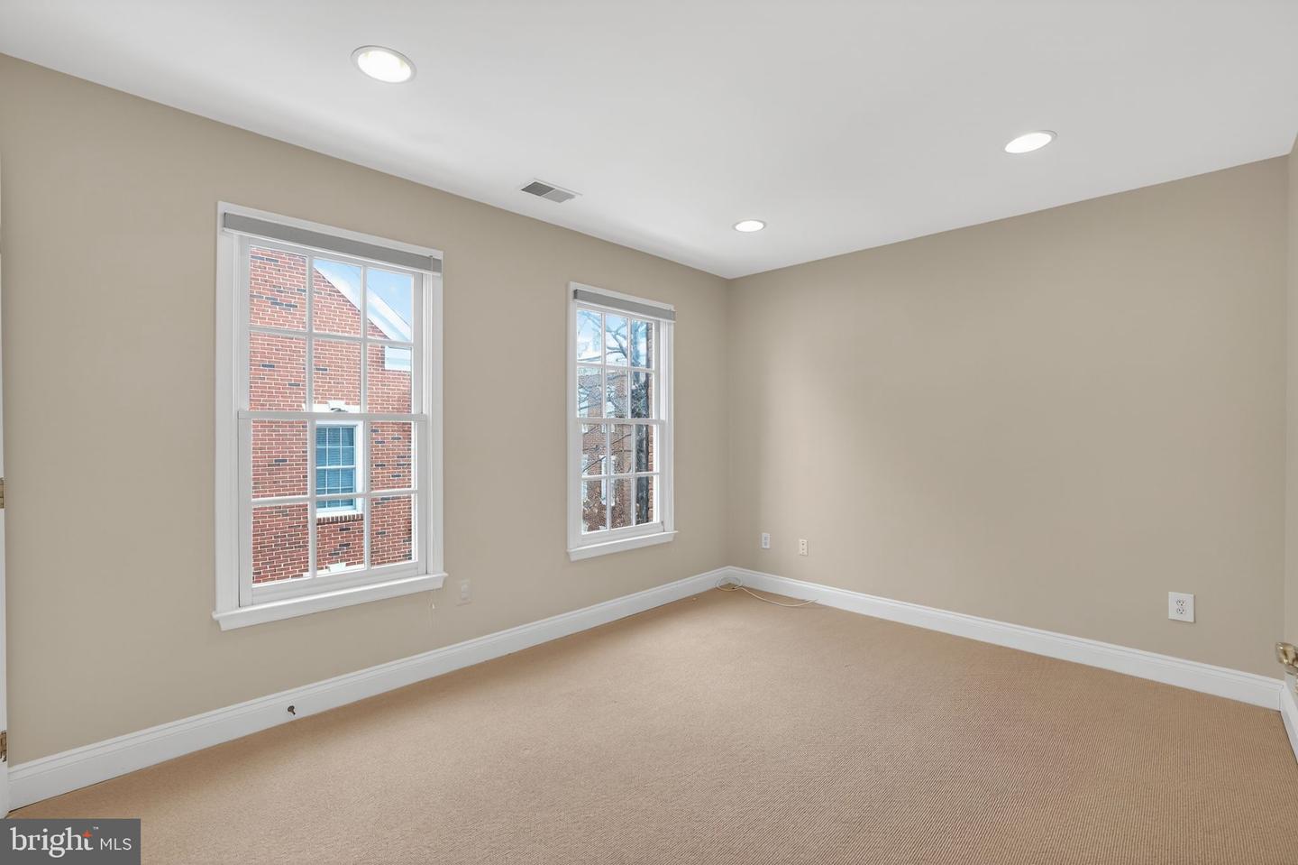 1220 ROUNDHOUSE LN, ALEXANDRIA, Virginia 22314, 4 Bedrooms Bedrooms, ,3 BathroomsBathrooms,Residential,For sale,1220 ROUNDHOUSE LN,VAAX2053764 MLS # VAAX2053764