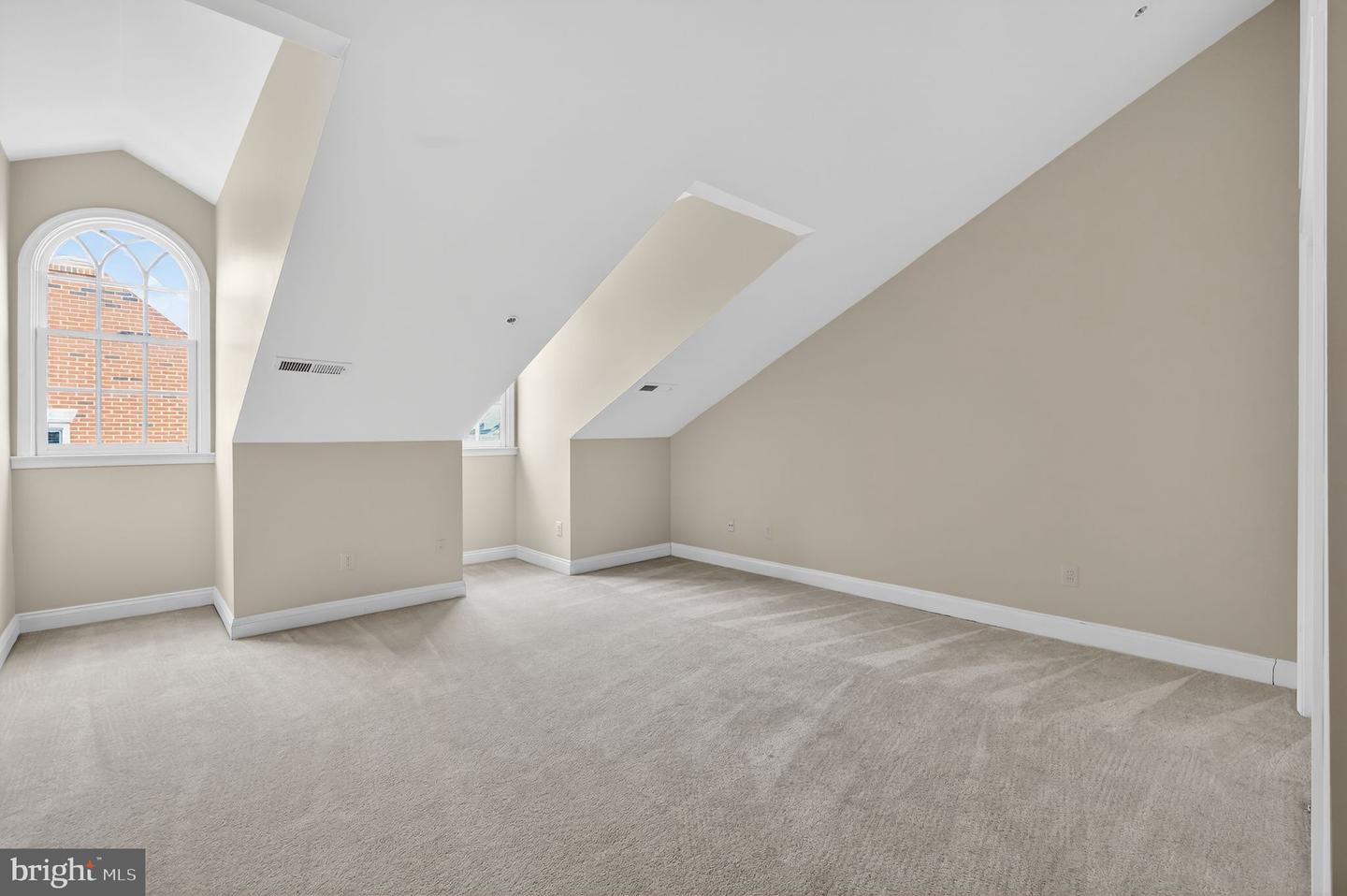 1220 ROUNDHOUSE LN, ALEXANDRIA, Virginia 22314, 4 Bedrooms Bedrooms, ,3 BathroomsBathrooms,Residential,For sale,1220 ROUNDHOUSE LN,VAAX2053764 MLS # VAAX2053764