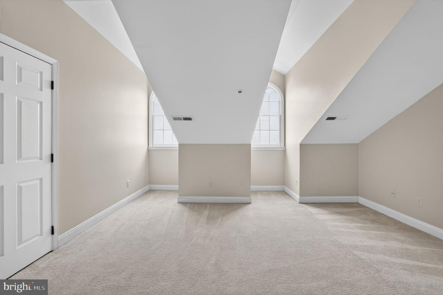 1220 ROUNDHOUSE LN, ALEXANDRIA, Virginia 22314, 4 Bedrooms Bedrooms, ,3 BathroomsBathrooms,Residential,For sale,1220 ROUNDHOUSE LN,VAAX2053764 MLS # VAAX2053764