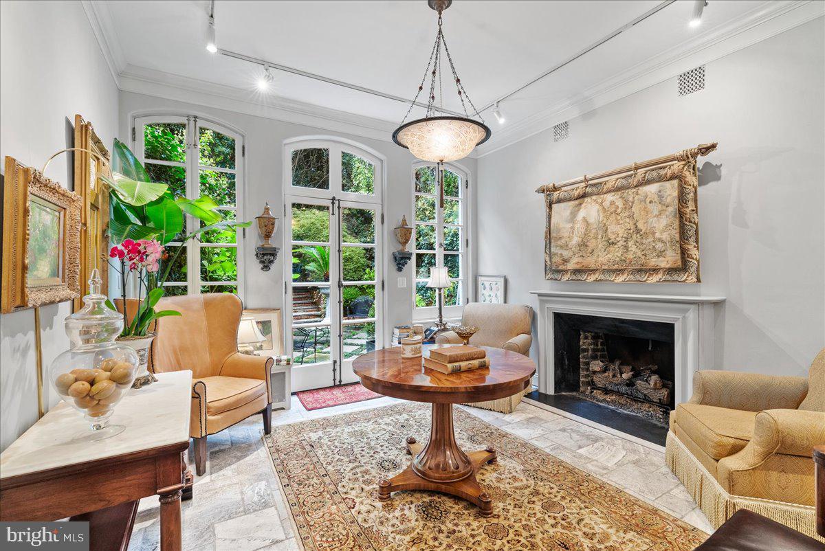 2815 Q ST NW, WASHINGTON, District Of Columbia 20007, 3 Bedrooms Bedrooms, ,3 BathroomsBathrooms,Residential,For sale,2815 Q ST NW,DCDC2244508 MLS # DCDC2244508