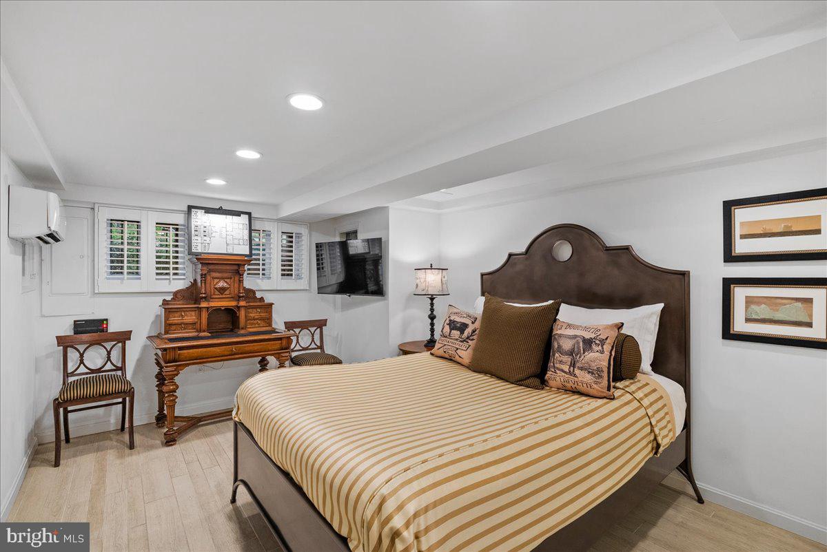 2815 Q ST NW, WASHINGTON, District Of Columbia 20007, 3 Bedrooms Bedrooms, ,3 BathroomsBathrooms,Residential,For sale,2815 Q ST NW,DCDC2244508 MLS # DCDC2244508