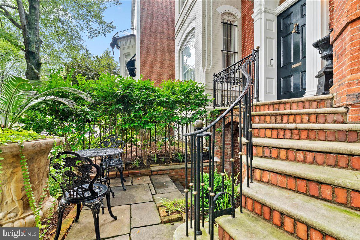 2815 Q ST NW, WASHINGTON, District Of Columbia 20007, 3 Bedrooms Bedrooms, ,3 BathroomsBathrooms,Residential,For sale,2815 Q ST NW,DCDC2244508 MLS # DCDC2244508