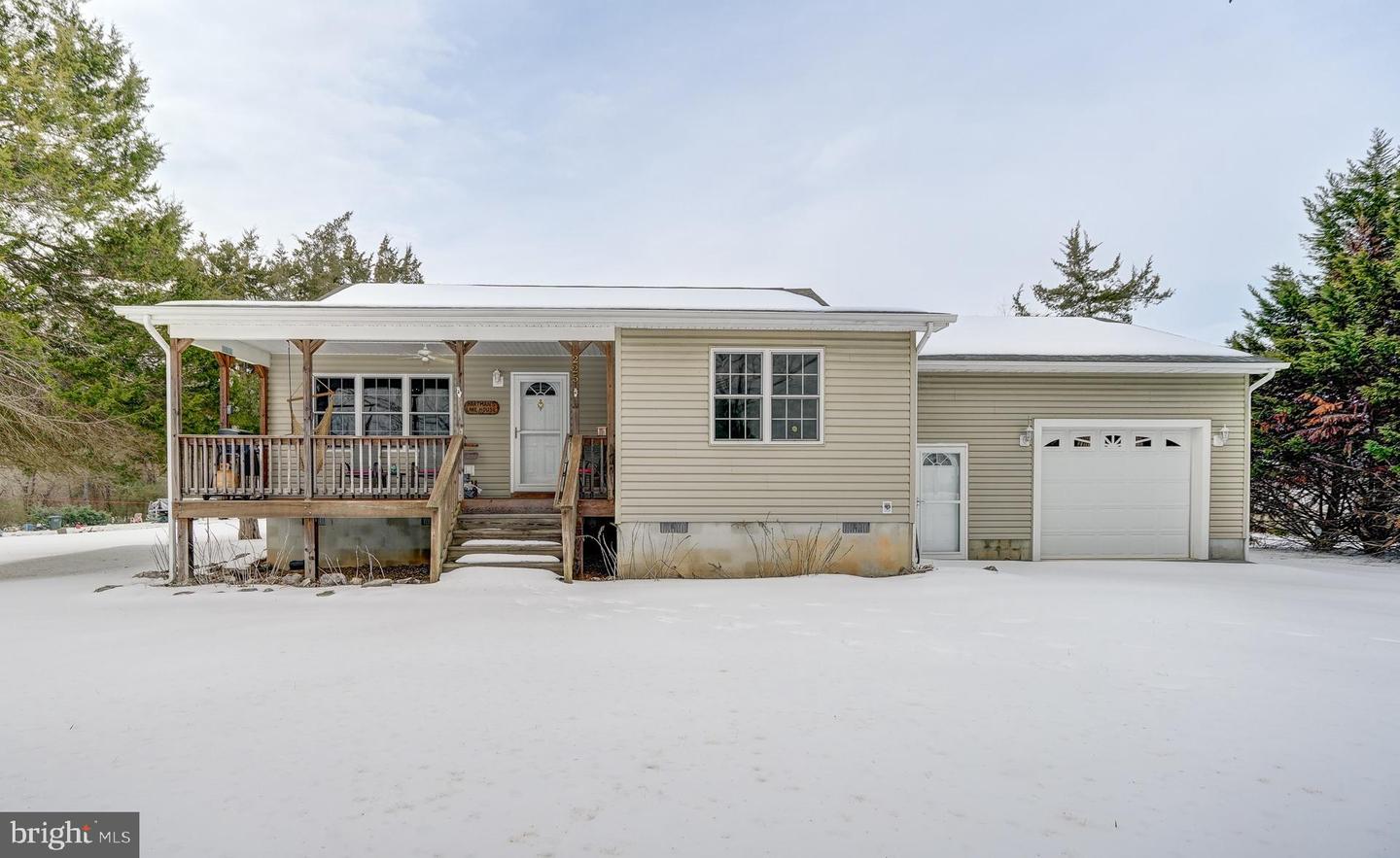 225 LAKEVIEW DR, MINERAL, Virginia 23117, 2 Bedrooms Bedrooms, 10 Rooms Rooms,2 BathroomsBathrooms,Residential,For sale,225 LAKEVIEW DR,VALA2009248 MLS # VALA2009248