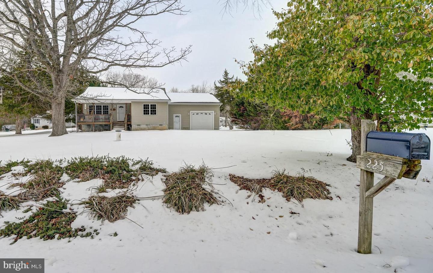 225 LAKEVIEW DR, MINERAL, Virginia 23117, 2 Bedrooms Bedrooms, 10 Rooms Rooms,2 BathroomsBathrooms,Residential,For sale,225 LAKEVIEW DR,VALA2009248 MLS # VALA2009248
