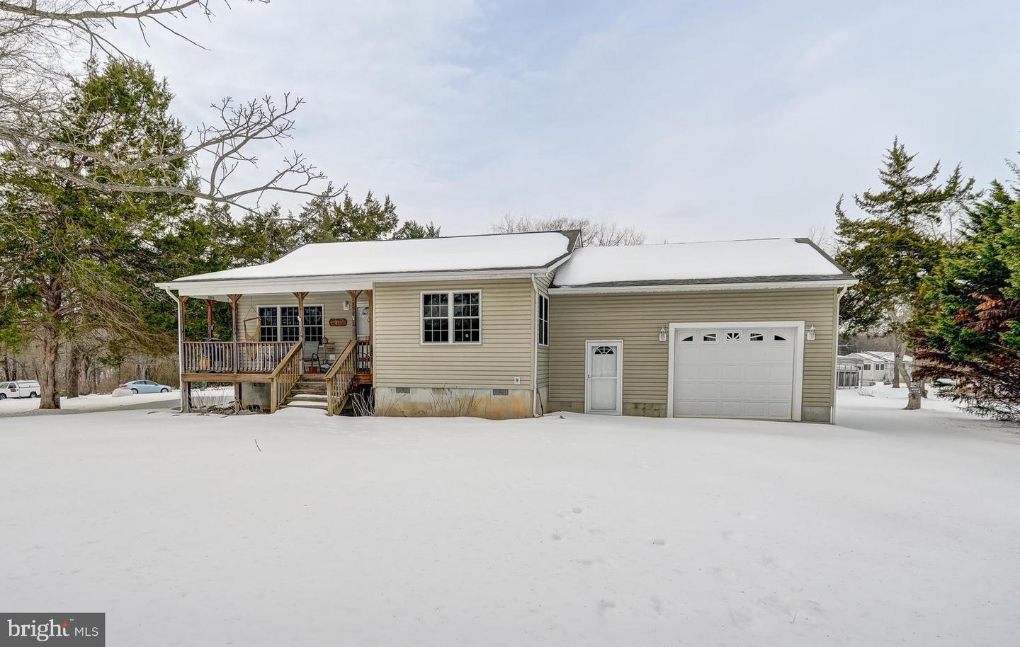 225 LAKEVIEW DR, MINERAL, Virginia 23117, 2 Bedrooms Bedrooms, 10 Rooms Rooms,2 BathroomsBathrooms,Residential,For sale,225 LAKEVIEW DR,VALA2009248 MLS # VALA2009248