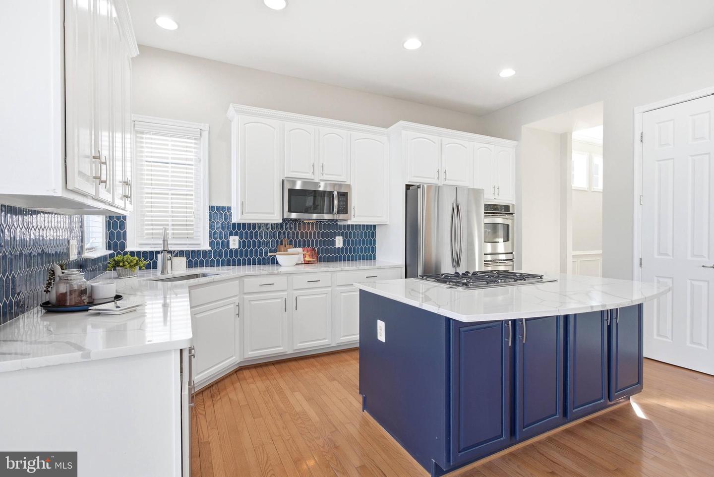 8322 MIDDLE RUDDINGS DR, LORTON, Virginia 22079, 5 Bedrooms Bedrooms, ,4 BathroomsBathrooms,Residential,For sale,8322 MIDDLE RUDDINGS DR,VAFX2288846 MLS # VAFX2288846