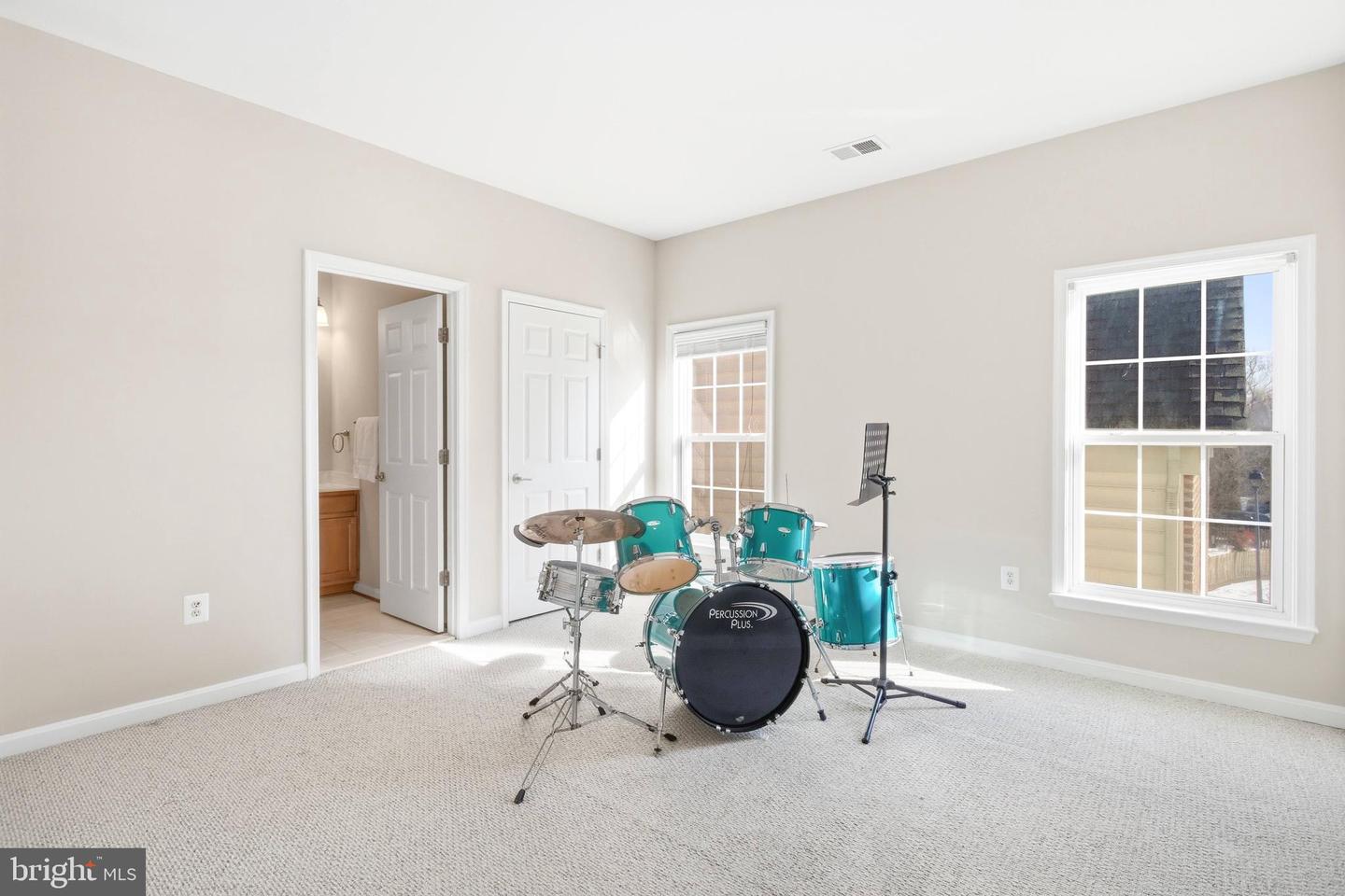 8322 MIDDLE RUDDINGS DR, LORTON, Virginia 22079, 5 Bedrooms Bedrooms, ,4 BathroomsBathrooms,Residential,For sale,8322 MIDDLE RUDDINGS DR,VAFX2288846 MLS # VAFX2288846