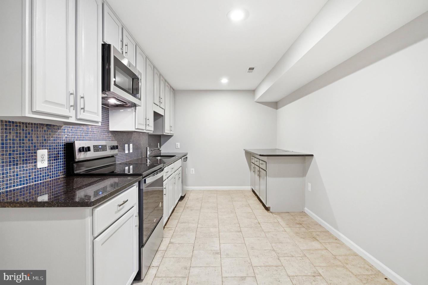 8322 MIDDLE RUDDINGS DR, LORTON, Virginia 22079, 5 Bedrooms Bedrooms, ,4 BathroomsBathrooms,Residential,For sale,8322 MIDDLE RUDDINGS DR,VAFX2288846 MLS # VAFX2288846