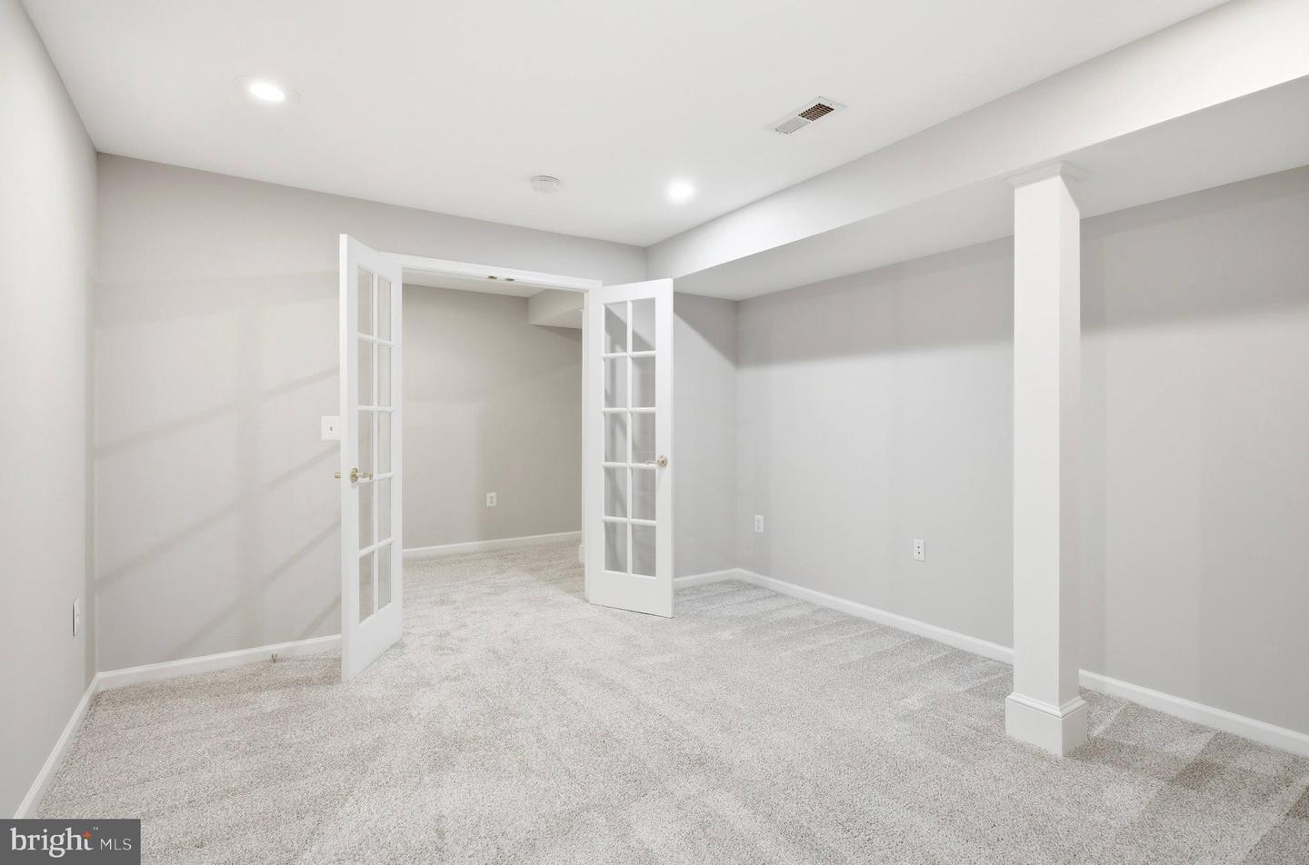 8322 MIDDLE RUDDINGS DR, LORTON, Virginia 22079, 5 Bedrooms Bedrooms, ,4 BathroomsBathrooms,Residential,For sale,8322 MIDDLE RUDDINGS DR,VAFX2288846 MLS # VAFX2288846