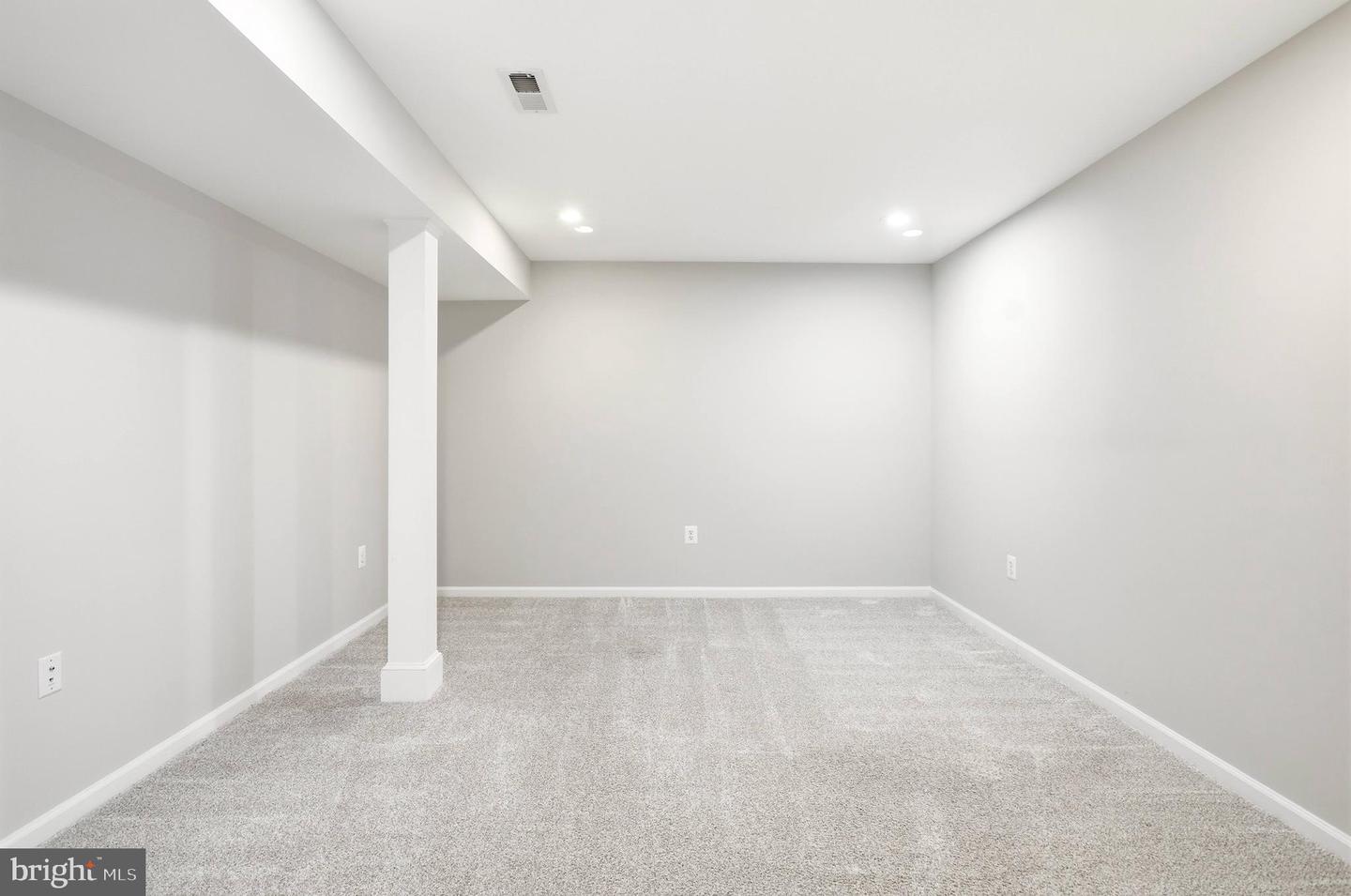 8322 MIDDLE RUDDINGS DR, LORTON, Virginia 22079, 5 Bedrooms Bedrooms, ,4 BathroomsBathrooms,Residential,For sale,8322 MIDDLE RUDDINGS DR,VAFX2288846 MLS # VAFX2288846