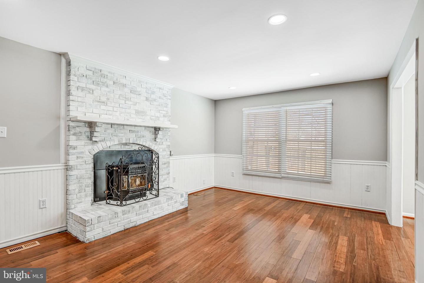 9539 JUSTIN LN, MANASSAS, Virginia 20110, 6 Bedrooms Bedrooms, 9 Rooms Rooms,2 BathroomsBathrooms,Residential,For sale,9539 JUSTIN LN,VAMN2010180 MLS # VAMN2010180