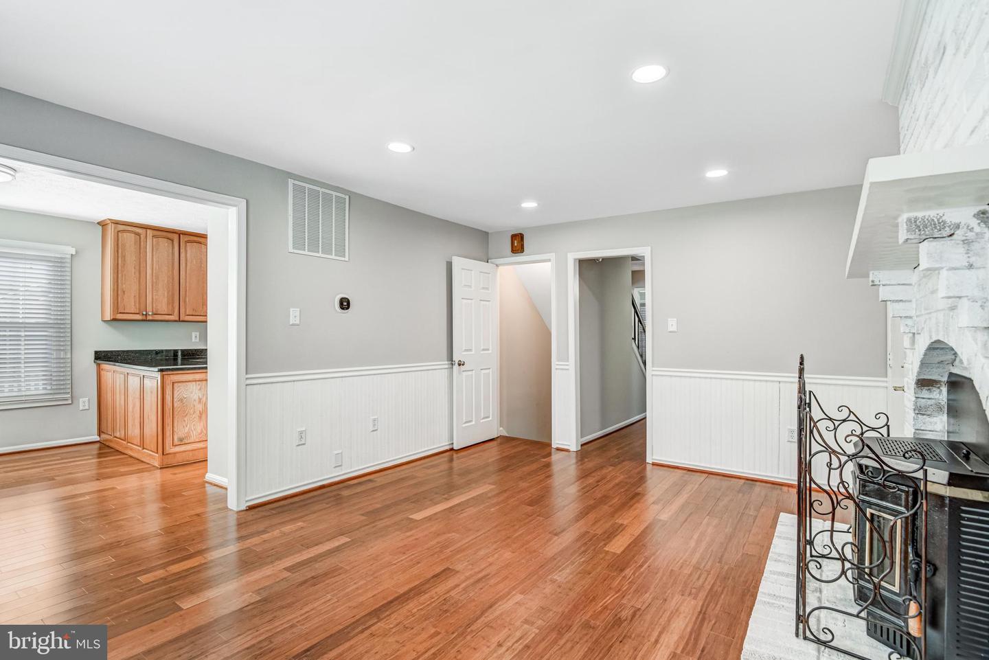 9539 JUSTIN LN, MANASSAS, Virginia 20110, 6 Bedrooms Bedrooms, 9 Rooms Rooms,2 BathroomsBathrooms,Residential,For sale,9539 JUSTIN LN,VAMN2010180 MLS # VAMN2010180