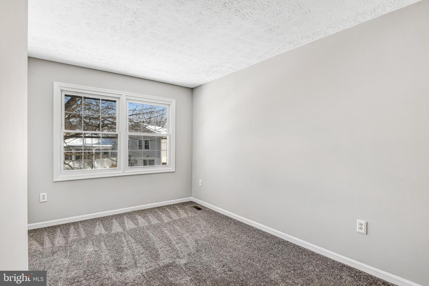 9539 JUSTIN LN, MANASSAS, Virginia 20110, 6 Bedrooms Bedrooms, 9 Rooms Rooms,2 BathroomsBathrooms,Residential,For sale,9539 JUSTIN LN,VAMN2010180 MLS # VAMN2010180