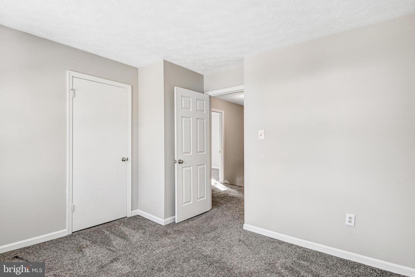 9539 JUSTIN LN, MANASSAS, Virginia 20110, 6 Bedrooms Bedrooms, 9 Rooms Rooms,2 BathroomsBathrooms,Residential,For sale,9539 JUSTIN LN,VAMN2010180 MLS # VAMN2010180