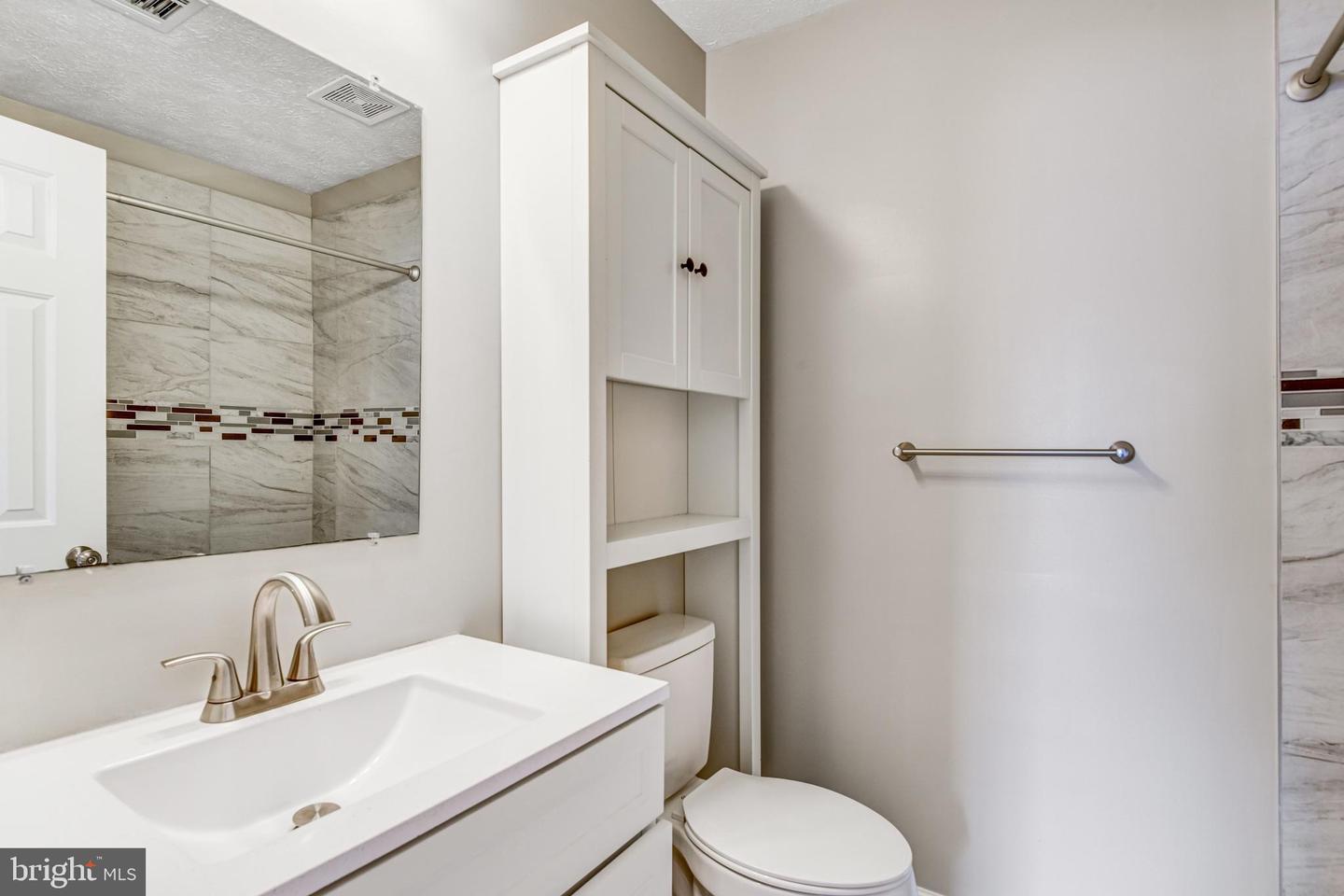 9539 JUSTIN LN, MANASSAS, Virginia 20110, 6 Bedrooms Bedrooms, 9 Rooms Rooms,2 BathroomsBathrooms,Residential,For sale,9539 JUSTIN LN,VAMN2010180 MLS # VAMN2010180