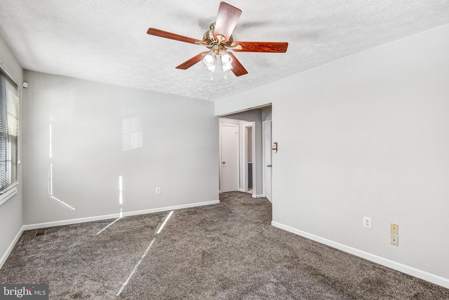 9539 JUSTIN LN, MANASSAS, Virginia 20110, 6 Bedrooms Bedrooms, 9 Rooms Rooms,2 BathroomsBathrooms,Residential,For sale,9539 JUSTIN LN,VAMN2010180 MLS # VAMN2010180