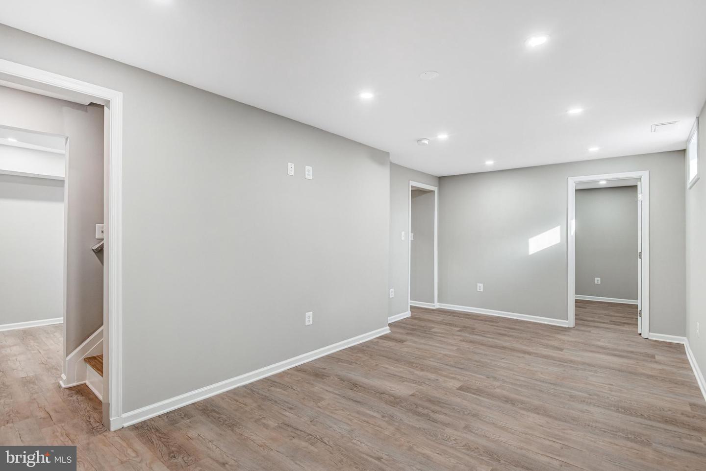 9539 JUSTIN LN, MANASSAS, Virginia 20110, 6 Bedrooms Bedrooms, 9 Rooms Rooms,2 BathroomsBathrooms,Residential,For sale,9539 JUSTIN LN,VAMN2010180 MLS # VAMN2010180