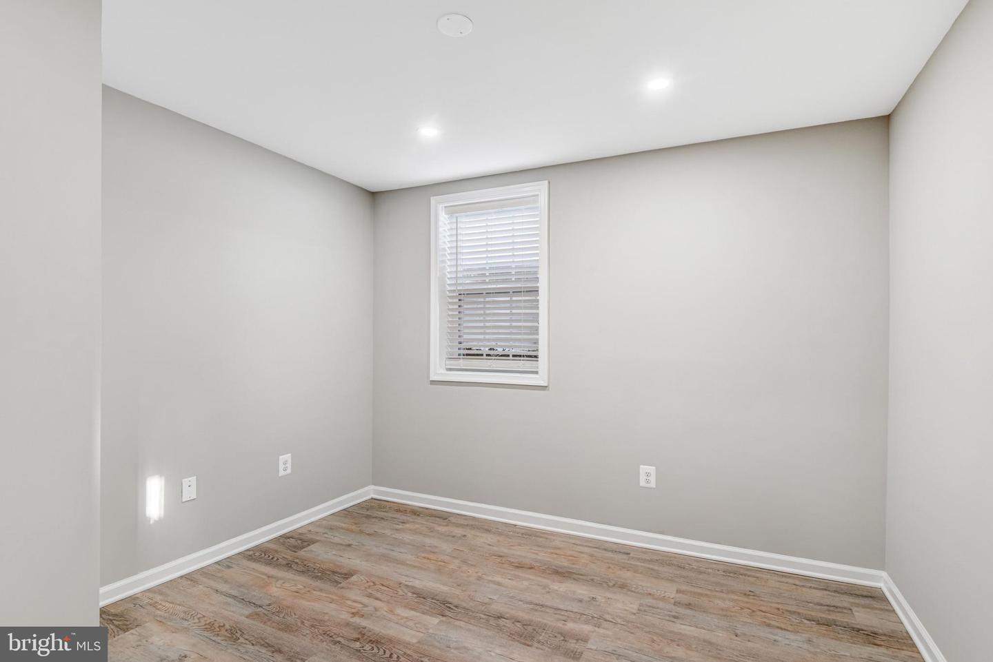 9539 JUSTIN LN, MANASSAS, Virginia 20110, 6 Bedrooms Bedrooms, 9 Rooms Rooms,2 BathroomsBathrooms,Residential,For sale,9539 JUSTIN LN,VAMN2010180 MLS # VAMN2010180