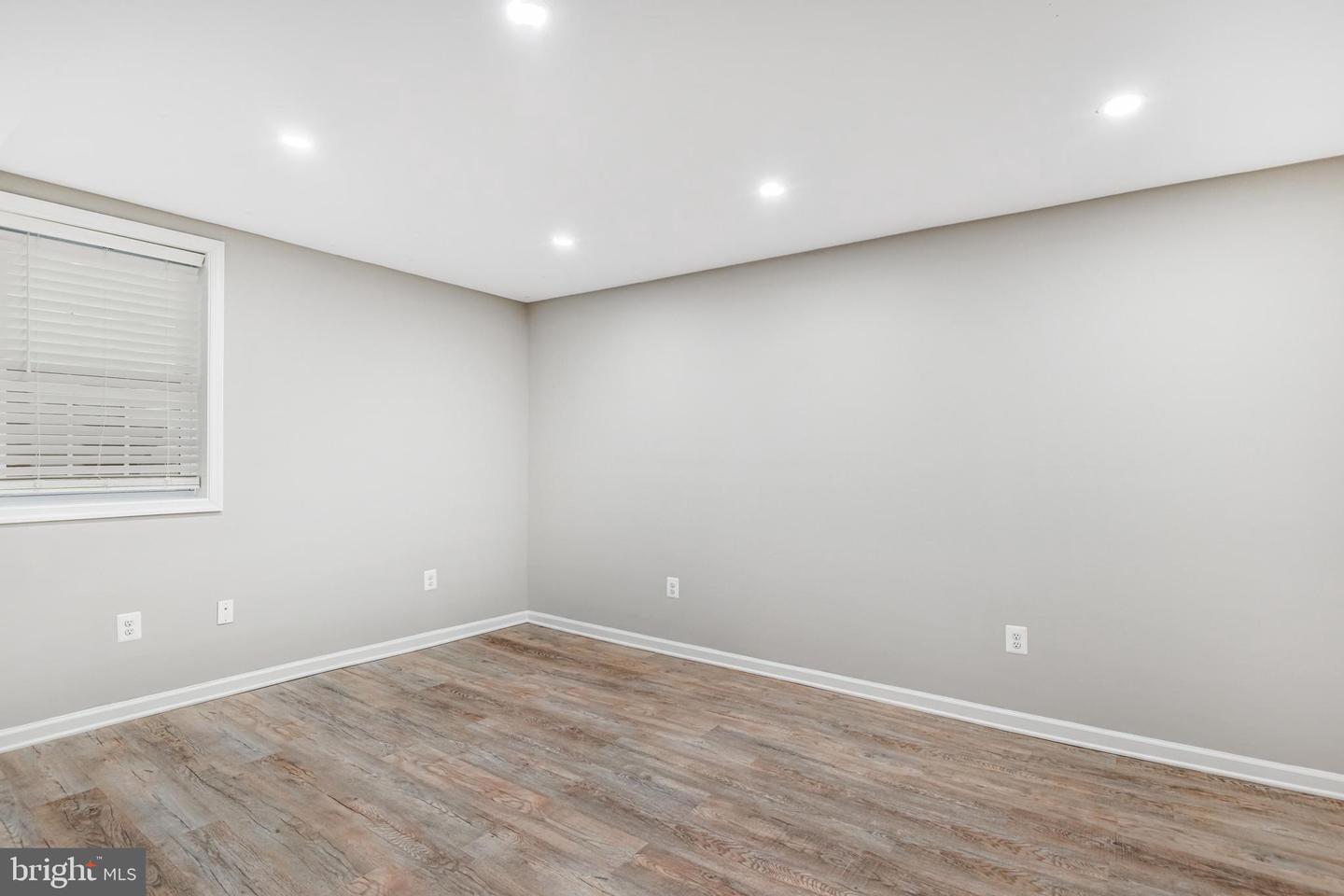 9539 JUSTIN LN, MANASSAS, Virginia 20110, 6 Bedrooms Bedrooms, 9 Rooms Rooms,2 BathroomsBathrooms,Residential,For sale,9539 JUSTIN LN,VAMN2010180 MLS # VAMN2010180