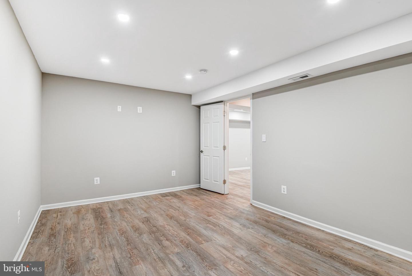 9539 JUSTIN LN, MANASSAS, Virginia 20110, 6 Bedrooms Bedrooms, 9 Rooms Rooms,2 BathroomsBathrooms,Residential,For sale,9539 JUSTIN LN,VAMN2010180 MLS # VAMN2010180