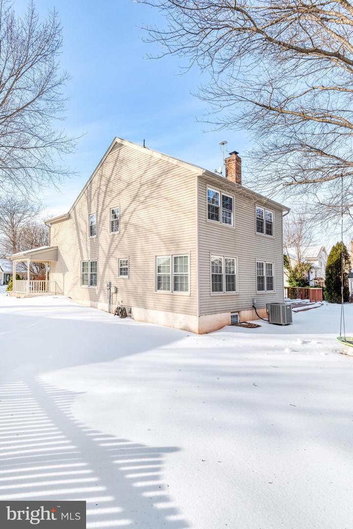 9539 JUSTIN LN, MANASSAS, Virginia 20110, 6 Bedrooms Bedrooms, 9 Rooms Rooms,2 BathroomsBathrooms,Residential,For sale,9539 JUSTIN LN,VAMN2010180 MLS # VAMN2010180