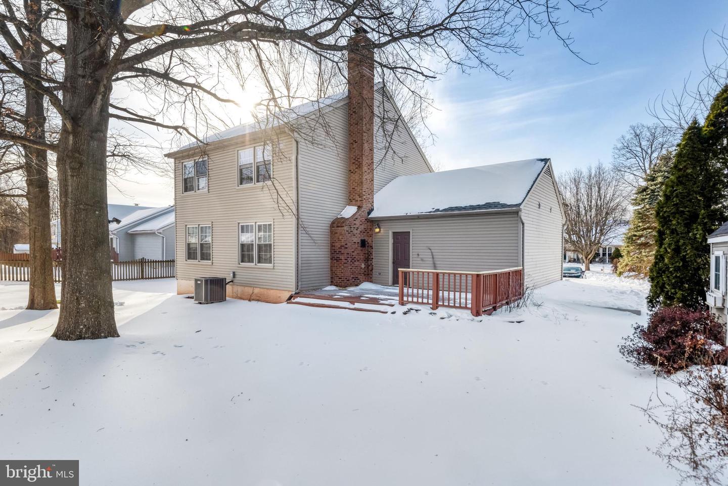 9539 JUSTIN LN, MANASSAS, Virginia 20110, 6 Bedrooms Bedrooms, 9 Rooms Rooms,2 BathroomsBathrooms,Residential,For sale,9539 JUSTIN LN,VAMN2010180 MLS # VAMN2010180