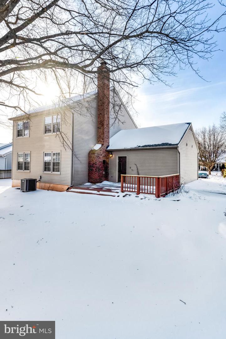 9539 JUSTIN LN, MANASSAS, Virginia 20110, 6 Bedrooms Bedrooms, 9 Rooms Rooms,2 BathroomsBathrooms,Residential,For sale,9539 JUSTIN LN,VAMN2010180 MLS # VAMN2010180