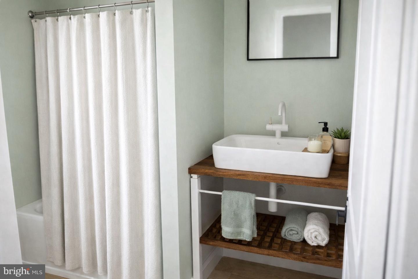 257 HIGH TOP RD, LINDEN, Virginia 22642, 3 Bedrooms Bedrooms, 7 Rooms Rooms,2 BathroomsBathrooms,Residential,For sale,257 HIGH TOP RD,VAWR2013314 MLS # VAWR2013314