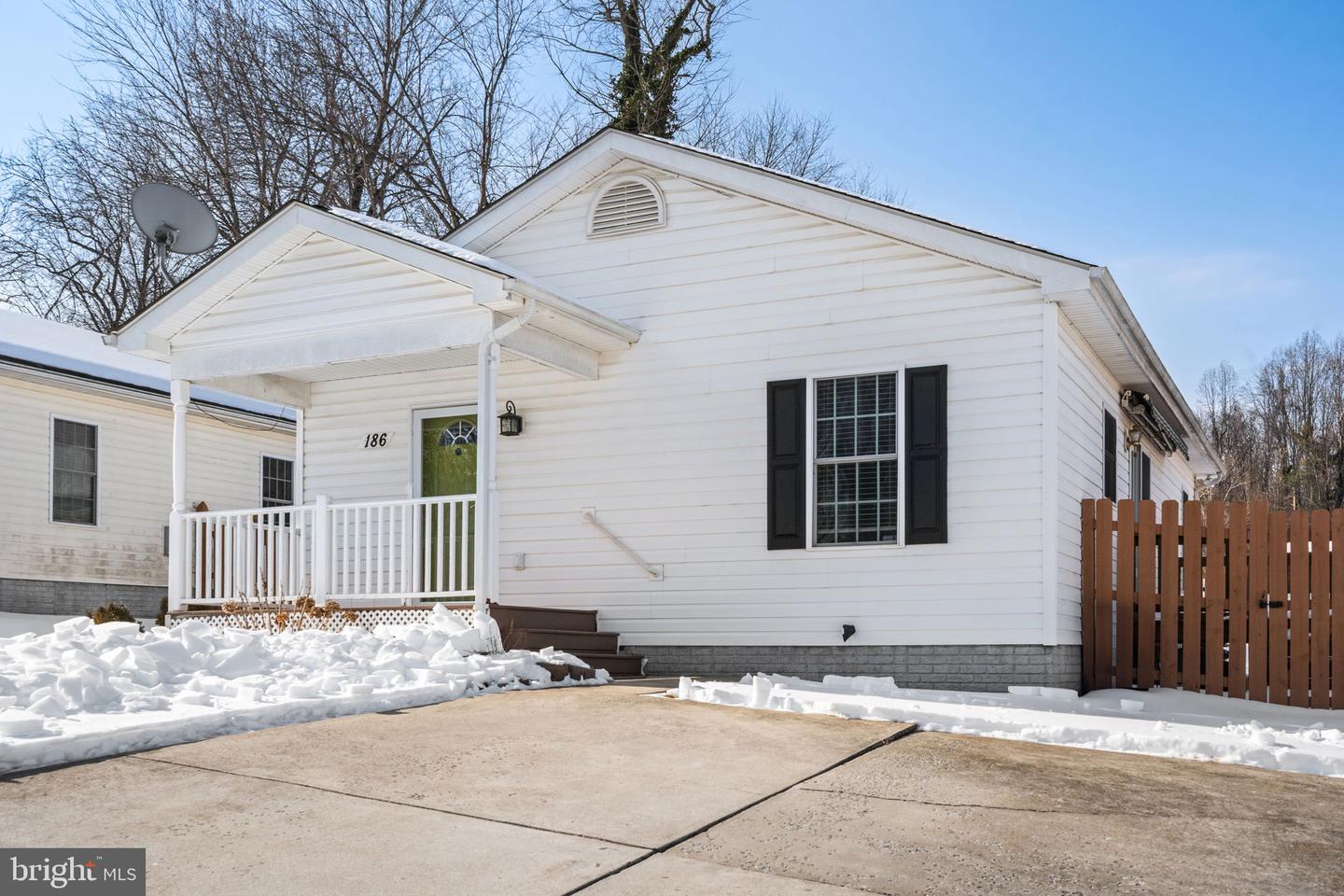 186 STERLING CT, WARRENTON, Virginia 20186, 3 Bedrooms Bedrooms, ,2 BathroomsBathrooms,Residential,For sale,186 STERLING CT,VAFQ2020414 MLS # VAFQ2020414