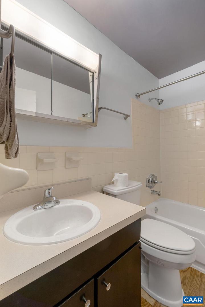 2527 HYDRAULIC RD #38, CHARLOTTESVILLE, Virginia 22901, 2 Bedrooms Bedrooms, ,1 BathroomBathrooms,Residential,For sale,2527 HYDRAULIC RD #38,673016 MLS # 673016