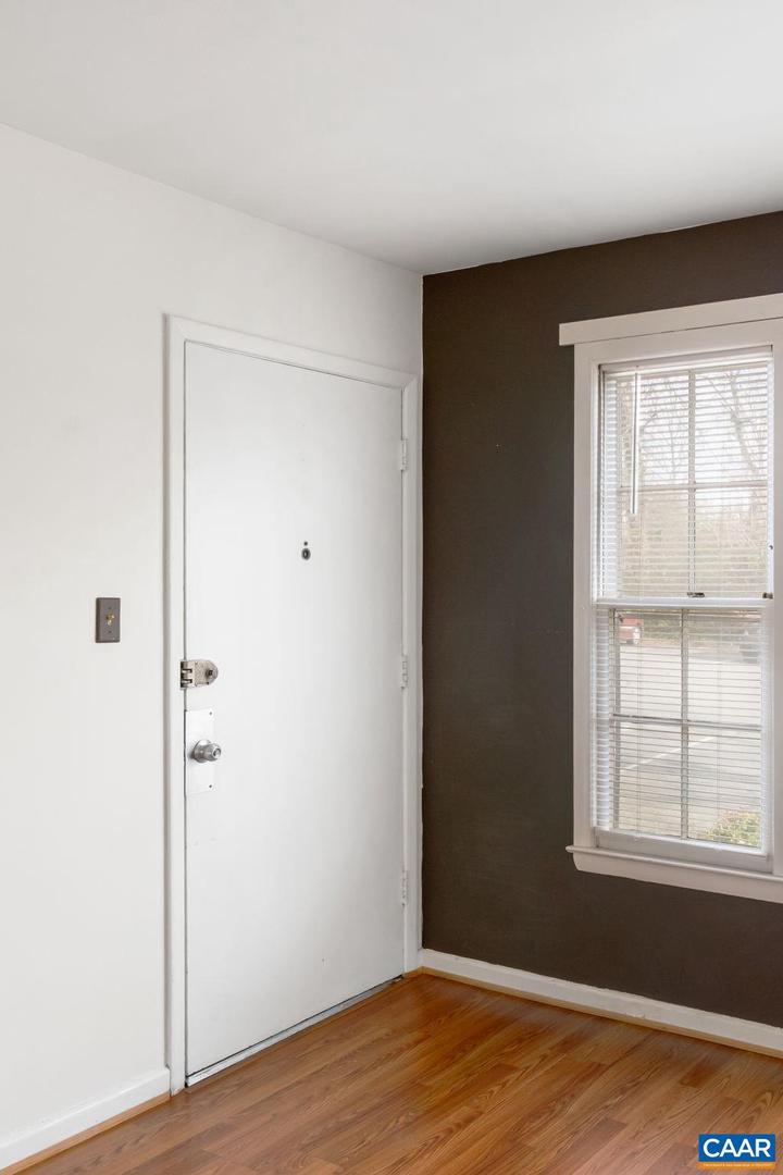 2527 HYDRAULIC RD #38, CHARLOTTESVILLE, Virginia 22901, 2 Bedrooms Bedrooms, ,1 BathroomBathrooms,Residential,For sale,2527 HYDRAULIC RD #38,673016 MLS # 673016