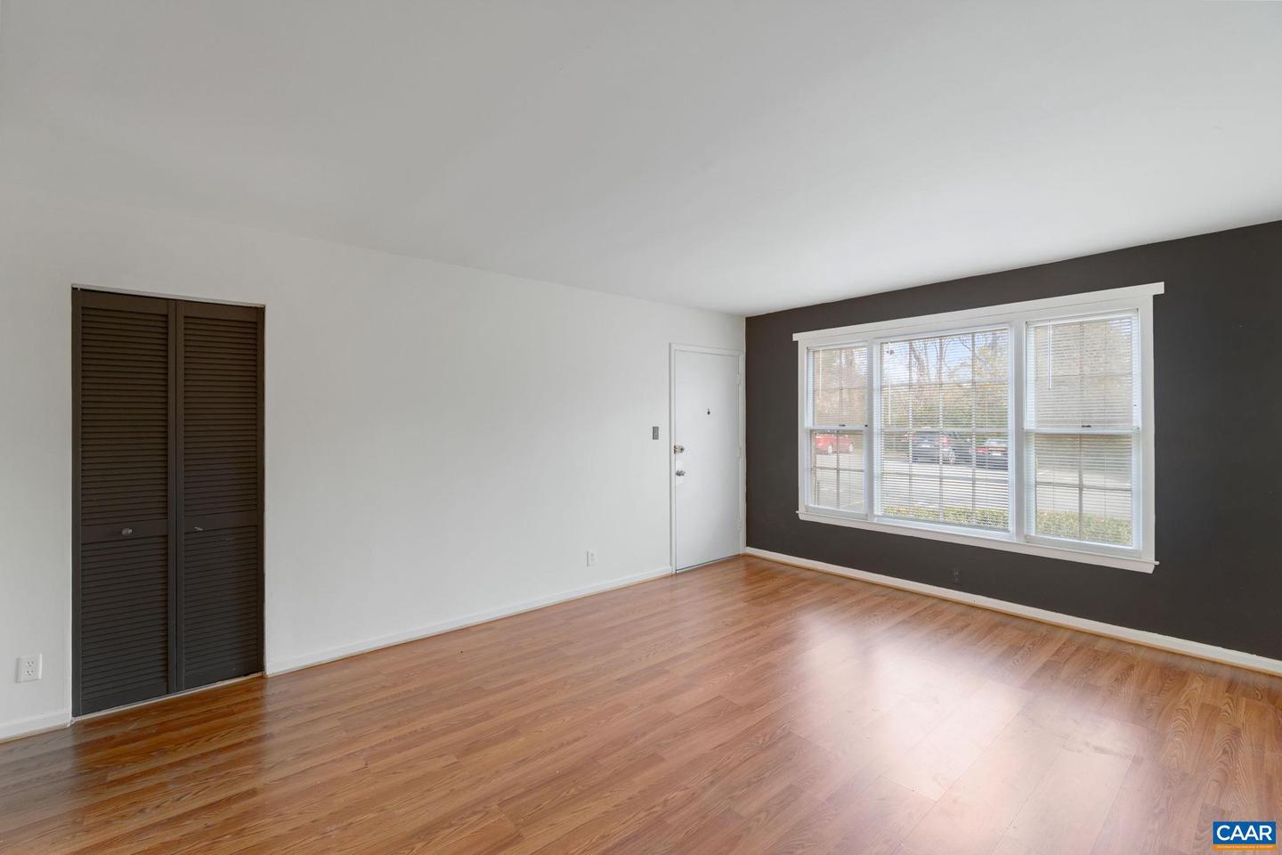 2527 HYDRAULIC RD #38, CHARLOTTESVILLE, Virginia 22901, 2 Bedrooms Bedrooms, ,1 BathroomBathrooms,Residential,For sale,2527 HYDRAULIC RD #38,673016 MLS # 673016