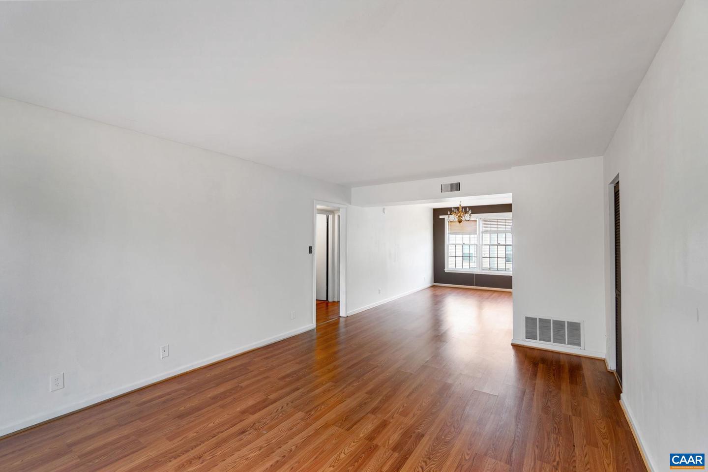 2527 HYDRAULIC RD #38, CHARLOTTESVILLE, Virginia 22901, 2 Bedrooms Bedrooms, ,1 BathroomBathrooms,Residential,For sale,2527 HYDRAULIC RD #38,673016 MLS # 673016