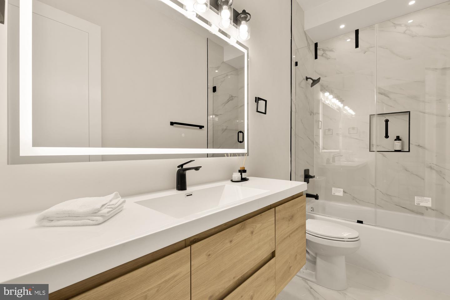 1631 G ST SE, WASHINGTON, District Of Columbia 20003, 5 Bedrooms Bedrooms, ,3 BathroomsBathrooms,Residential,For sale,1631 G ST SE,DCDC2244572 MLS # DCDC2244572