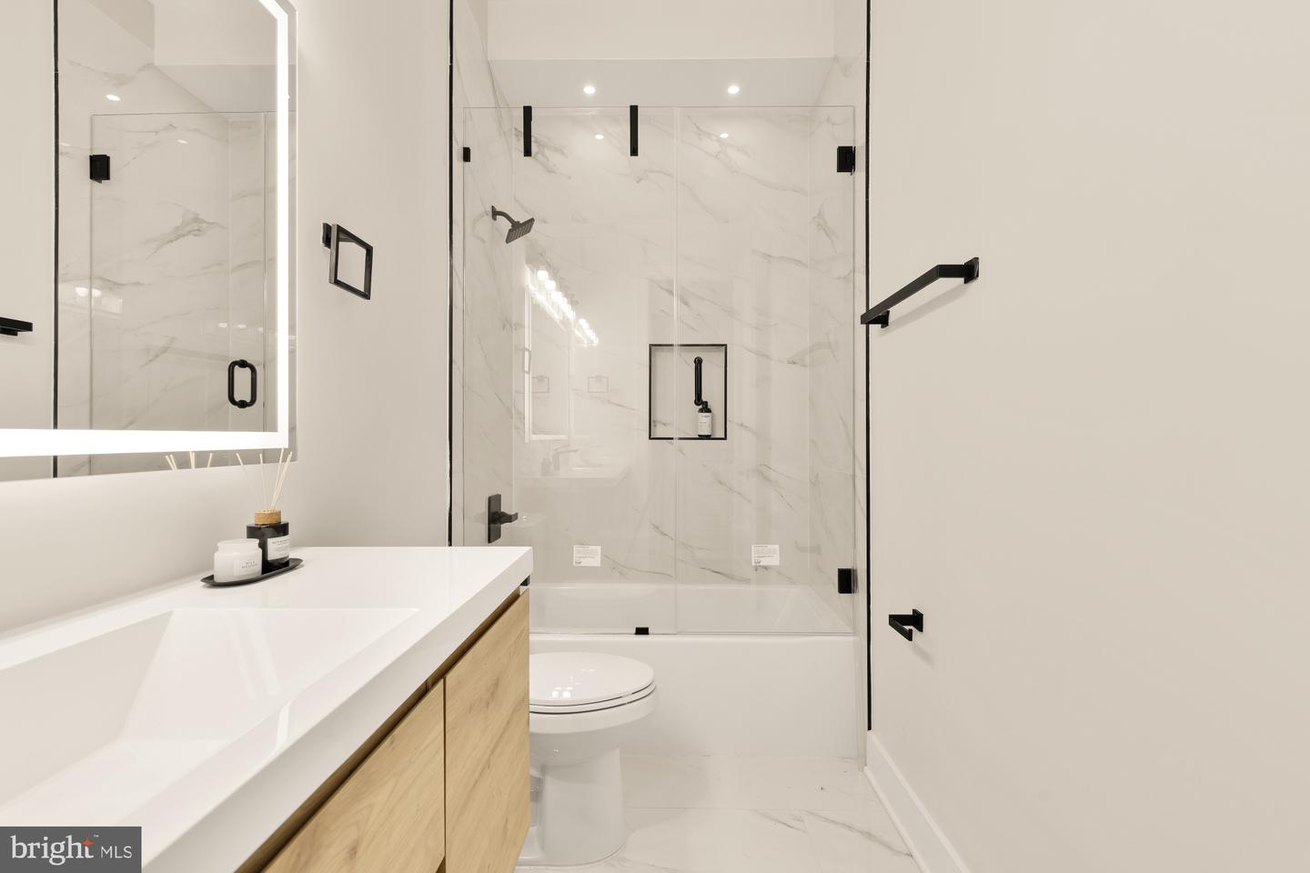 1631 G ST SE, WASHINGTON, District Of Columbia 20003, 5 Bedrooms Bedrooms, ,3 BathroomsBathrooms,Residential,For sale,1631 G ST SE,DCDC2244572 MLS # DCDC2244572